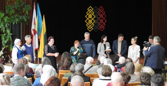 Asociacija „Aukštadvario žiburiai“ įgyvendino projektą „Gyvenimas kaip žydintis sodas“