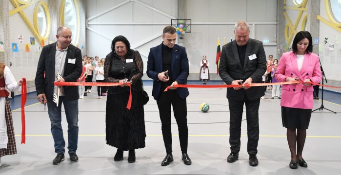 Lentvario pradinė mokykla atidarė išskirtinę sporto salę