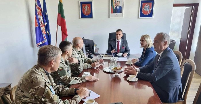 Pažintis su NATO pareigūnais ir idėjos ateičiai   