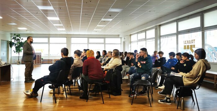 Trakų rajono jaunimas mokėsi, kaip atpažinti dezinformaciją medijose