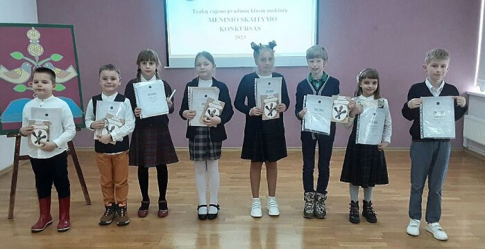 Aukštadvario mokykloje-darželyje „Gandriukas“ – jaunųjų skaitovų konkursas