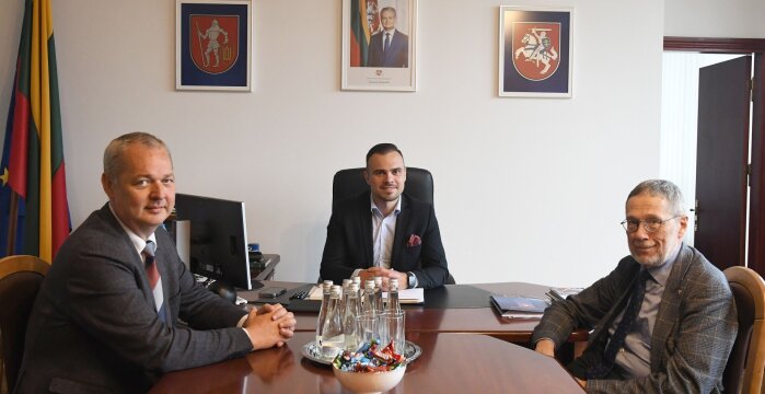 Prof. L. Mažylis skatino žvelgti giliau ir į praeitį, ir į ateitį  