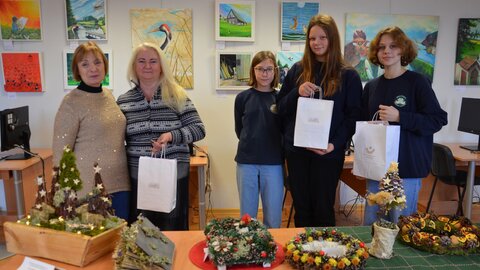  Trakų viešojoje bibliotekoje vyko šventinių puokščių paroda ir konkursas