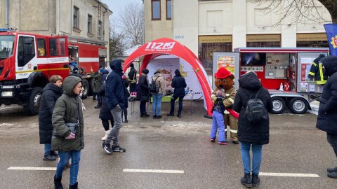 Užgavėnių šventėje dalyvavo ugniagesiai gelbėtojai