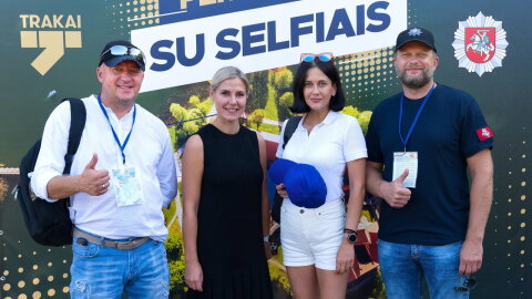 Pėsčiųjų žygis „Per Trakus su selfiais“ padėjo susipažinti ir pažinti